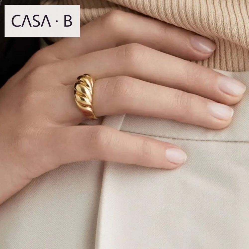 NEW to CASA B💫| Gold Croissant Stainless Steel Tarnish-Free Gold Ring